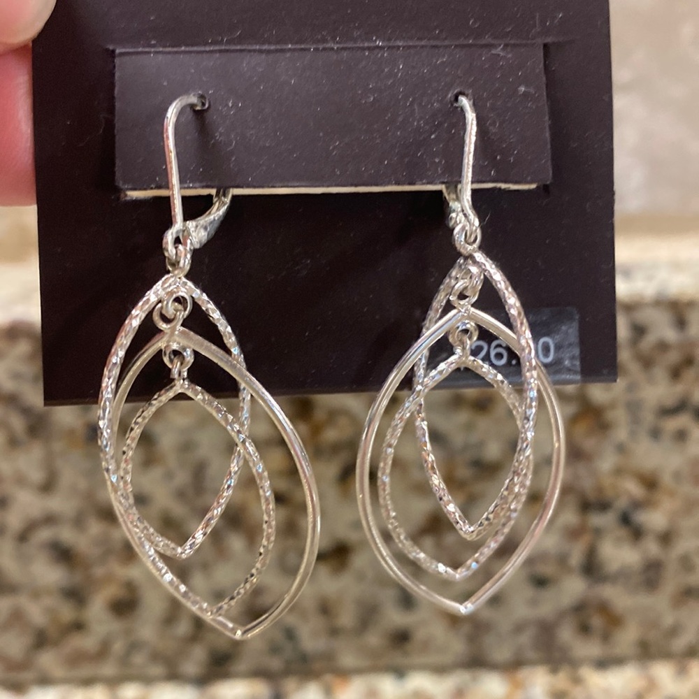 Anne Klein earrings - Picture 2 of 2